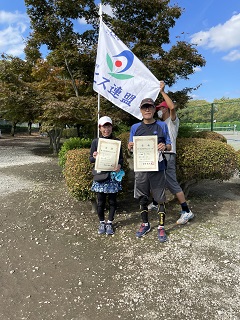 コンソレーション優勝：森川幹夫・木村悦子ペア