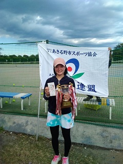 女子優勝